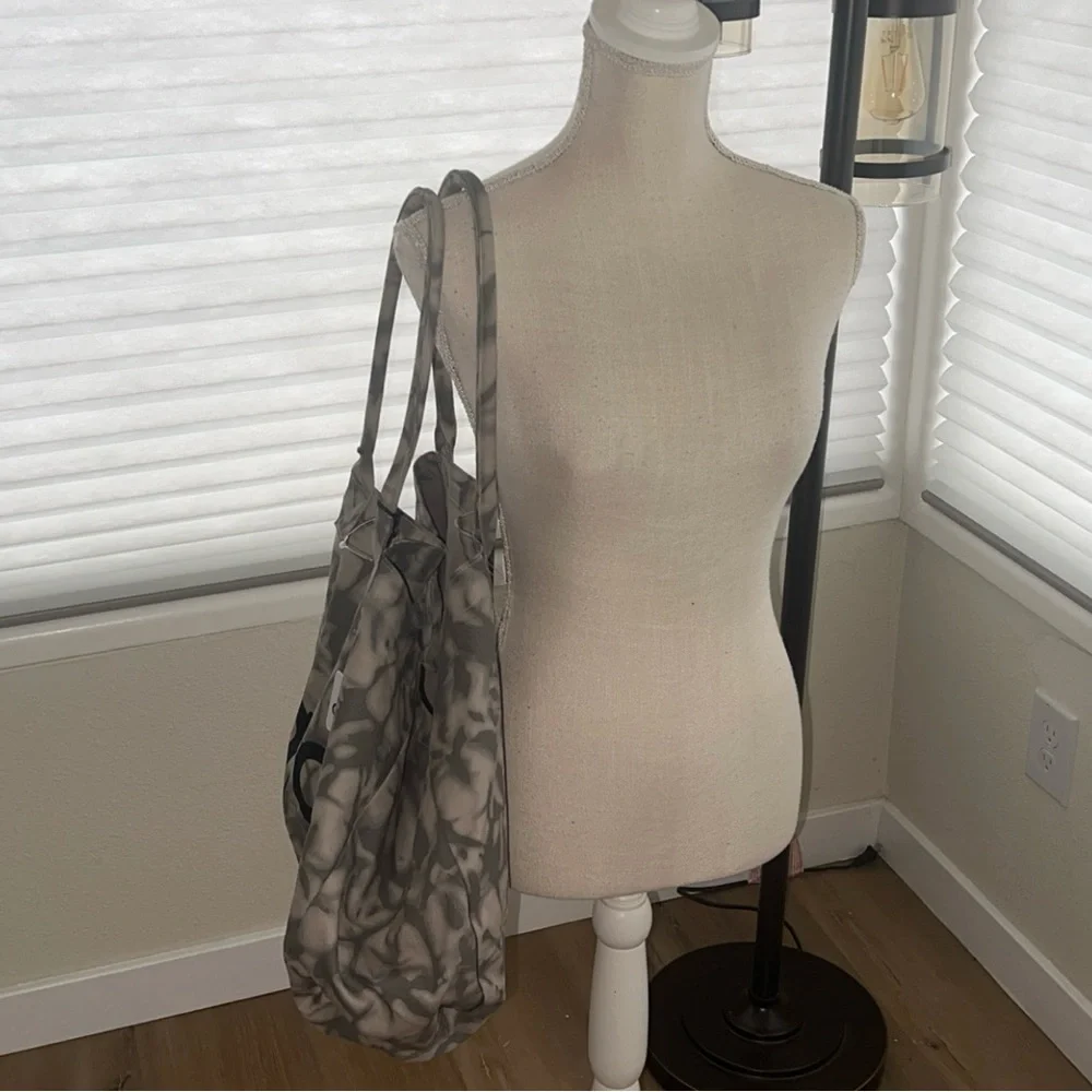 🆕ALO Yoga Gray Women's Tote Bag